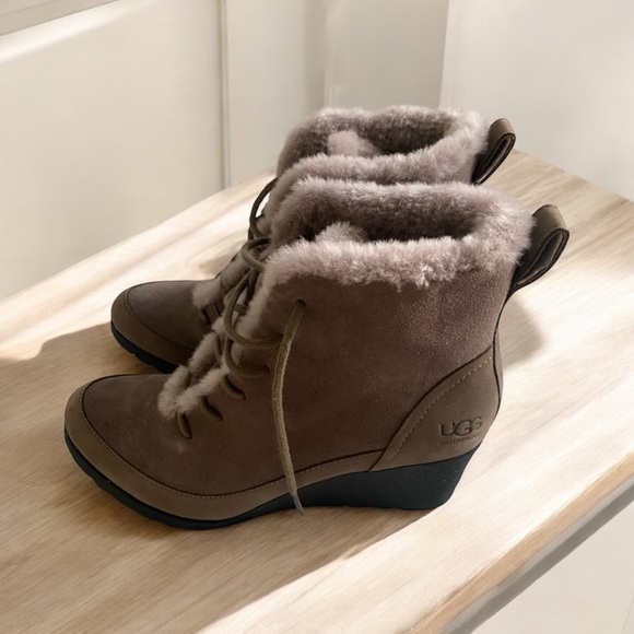 Brand New UGG Wedges - Picture 3 of 6